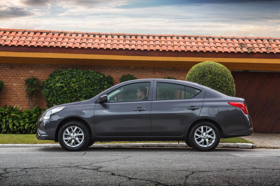  Nissan Versa 2015 года  (BR) (фото 12 из 17)